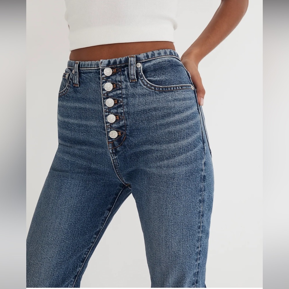 Madewell The '90s Straight Jean in Liola Wash: Binded-Waist Edition - Picture 3 of 6